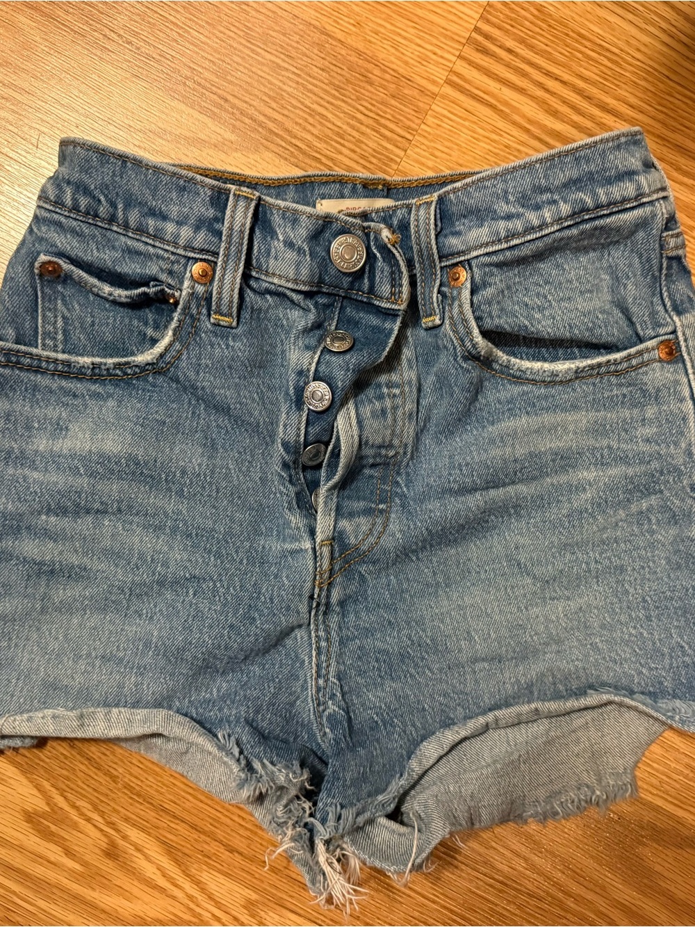 Levi’s Classic High-Rise Denim Shorts - Light Blue